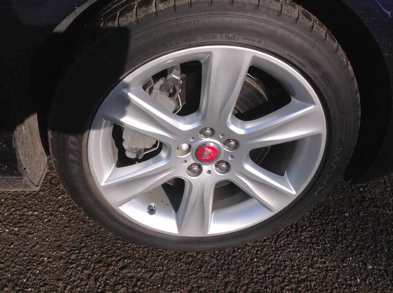 JAGUAR XE