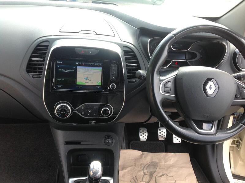 RENAULT CAPTUR