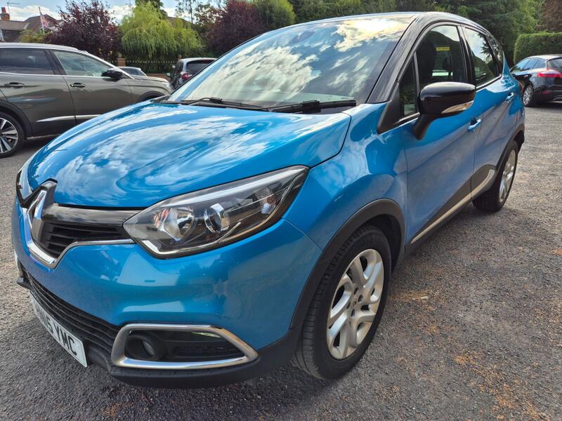 View RENAULT CAPTUR 1.5 Dynamique MediaNav dCi 90 Stop & Start